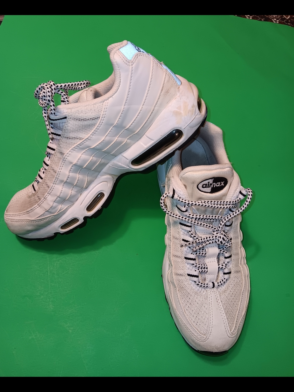 Nike Air Max 95 Shoes/Sneakers (609048-109) Preowned White Color Men's Size 8.5